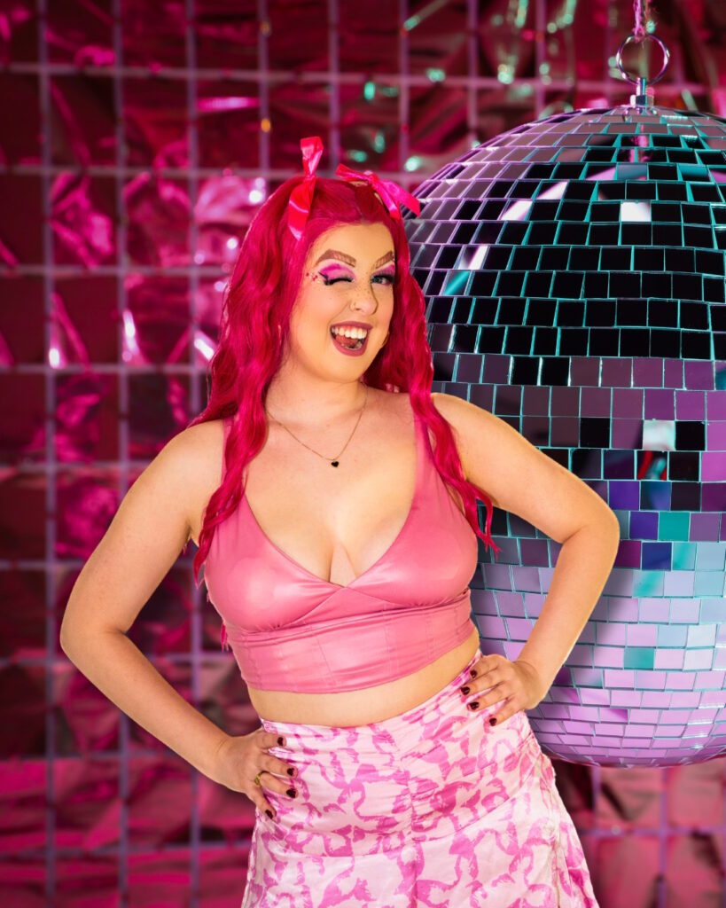 Miracle voor een roze disco-achtergrond